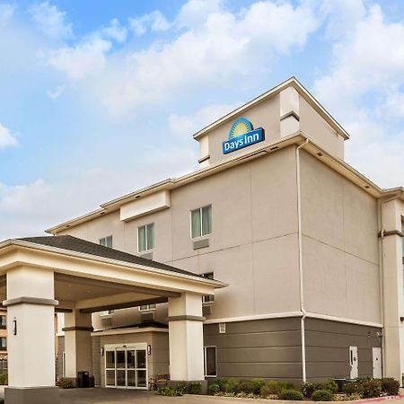 Days Inn & Suites By Wyndham Mineral Wells Экстерьер фото