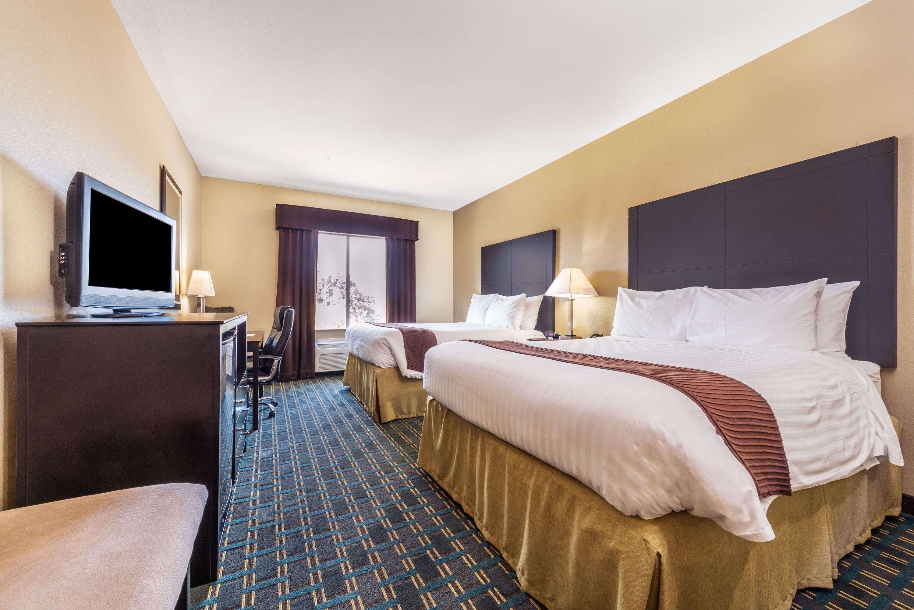 Days Inn & Suites By Wyndham Mineral Wells Экстерьер фото