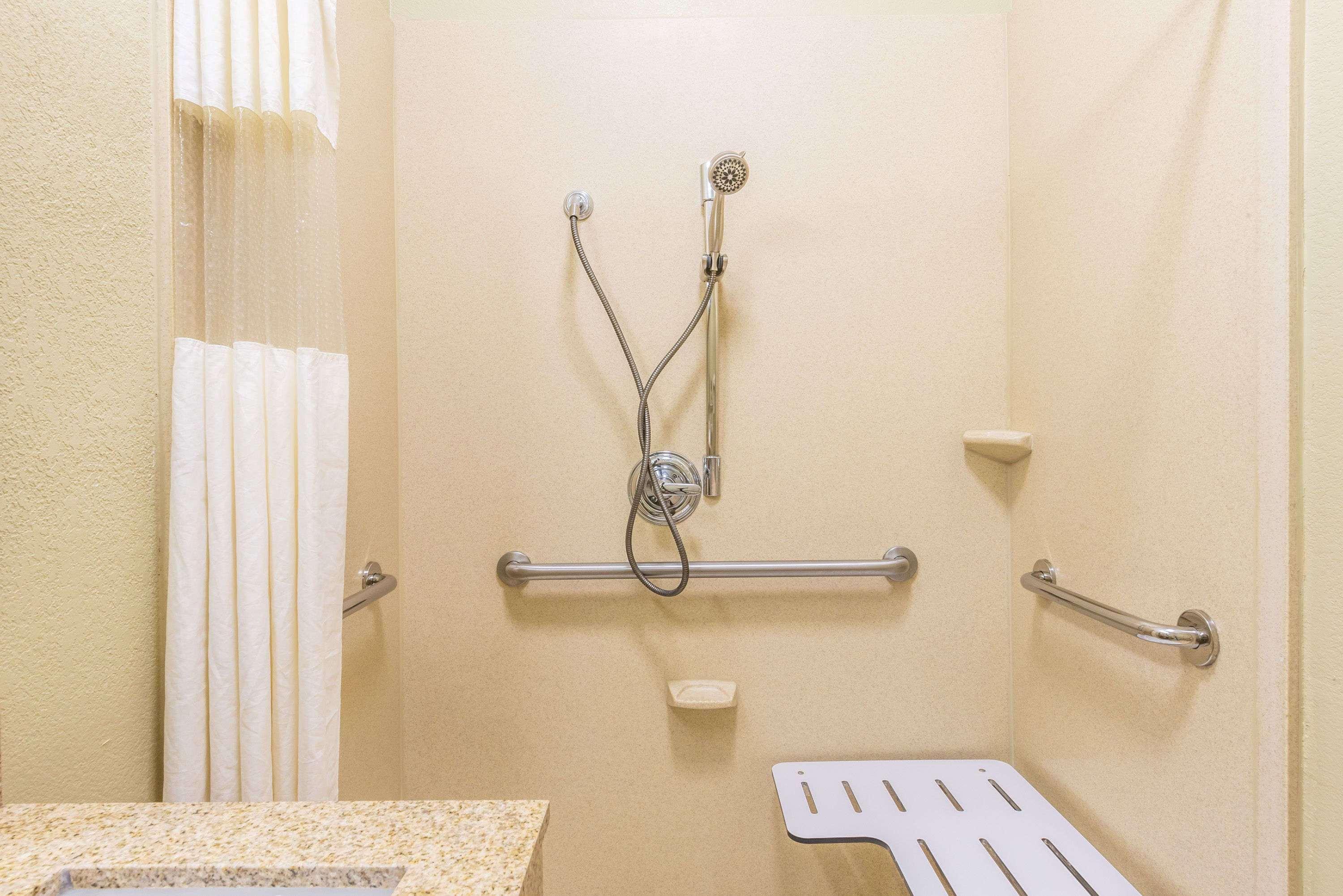 Days Inn & Suites By Wyndham Mineral Wells Экстерьер фото