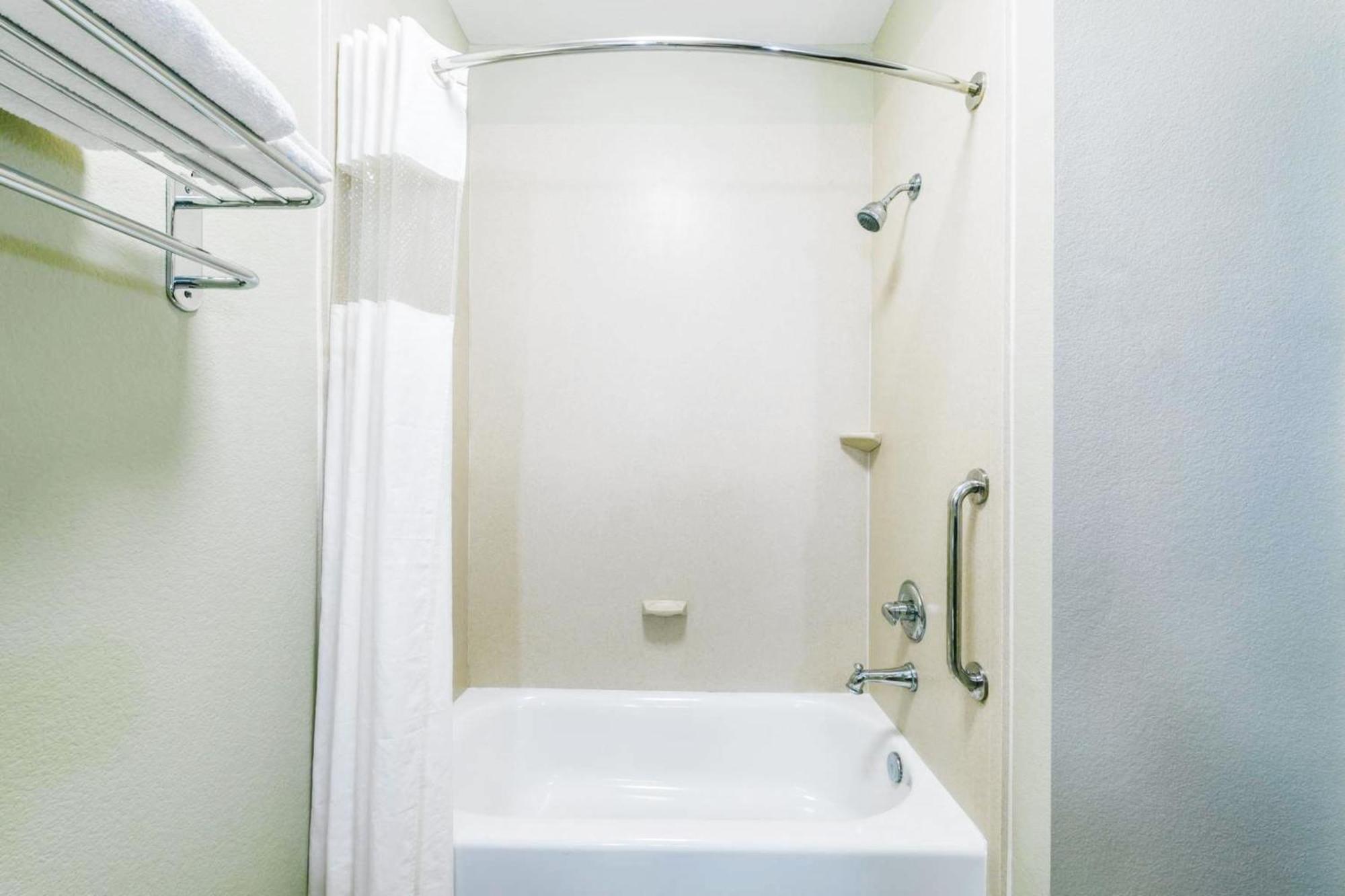 Days Inn & Suites By Wyndham Mineral Wells Экстерьер фото
