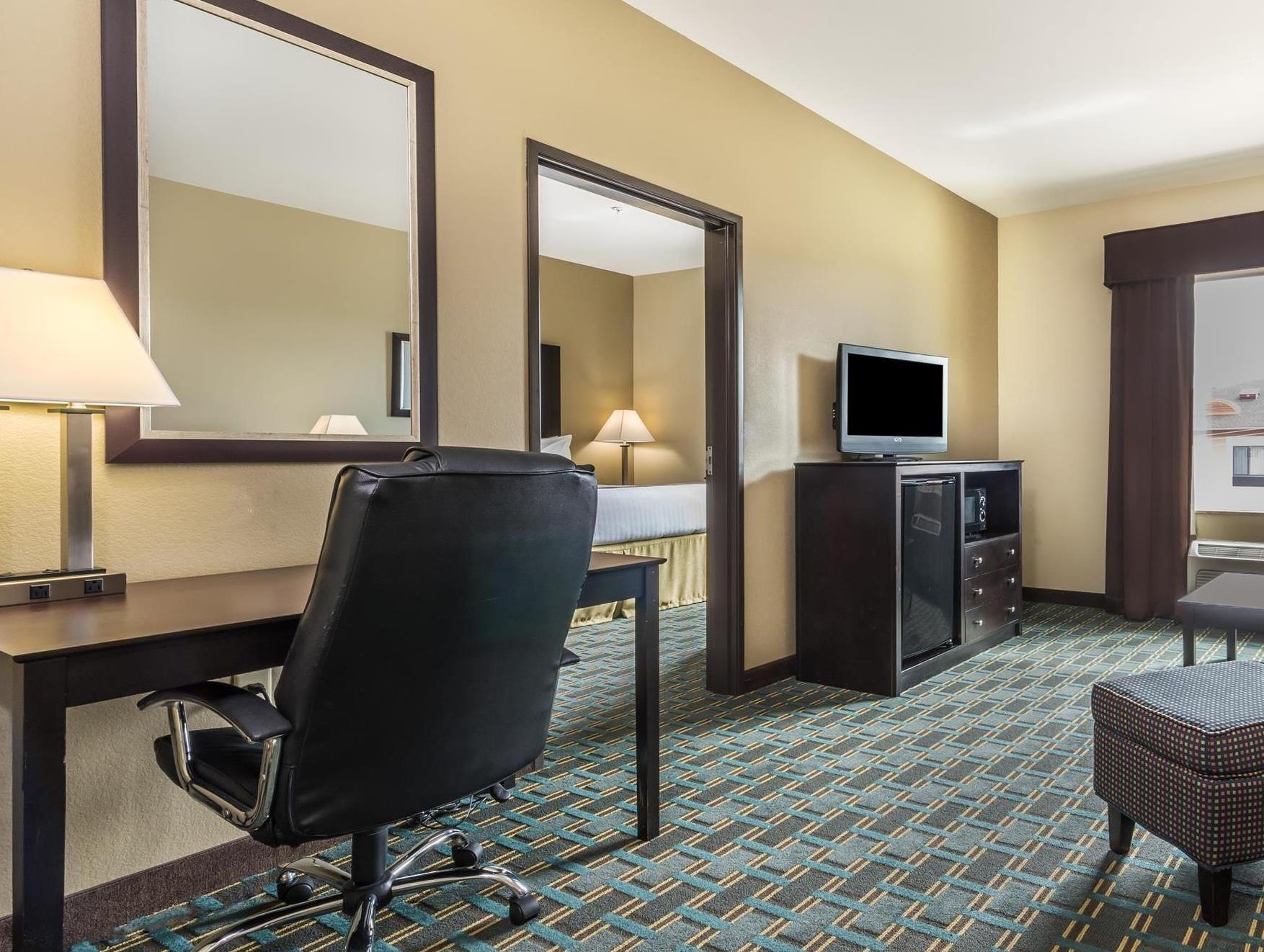 Days Inn & Suites By Wyndham Mineral Wells Экстерьер фото