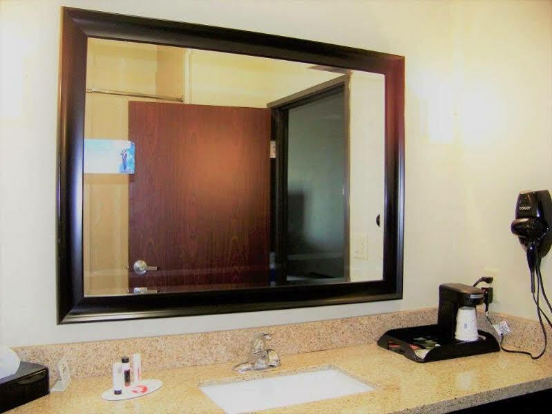 Days Inn & Suites By Wyndham Mineral Wells Экстерьер фото
