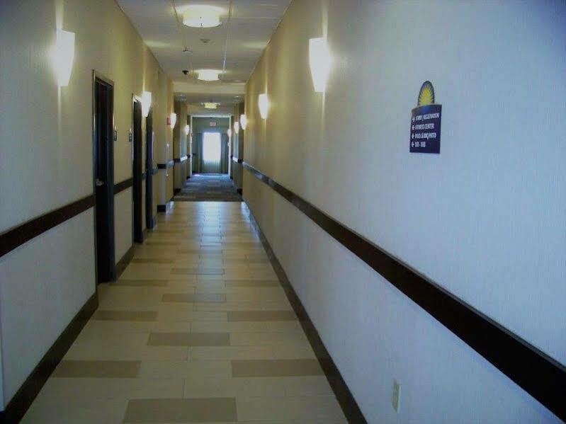 Days Inn & Suites By Wyndham Mineral Wells Экстерьер фото