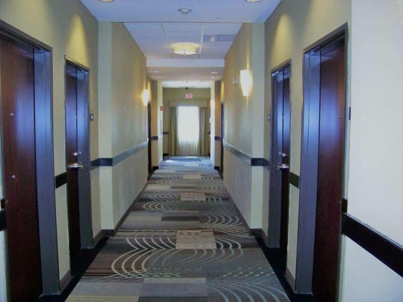 Days Inn & Suites By Wyndham Mineral Wells Экстерьер фото